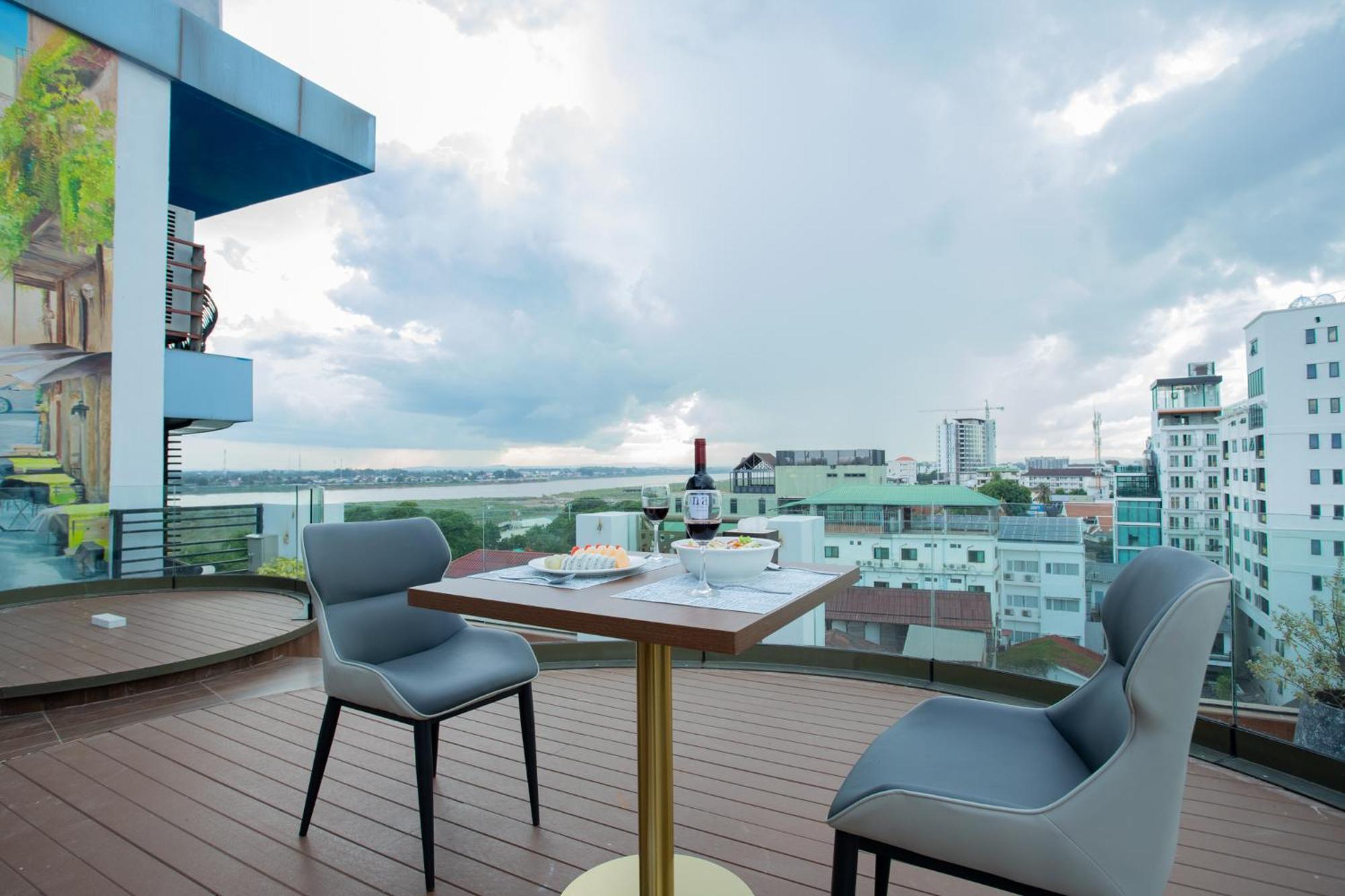 Riverside Hotel Vientiane Bagian luar foto